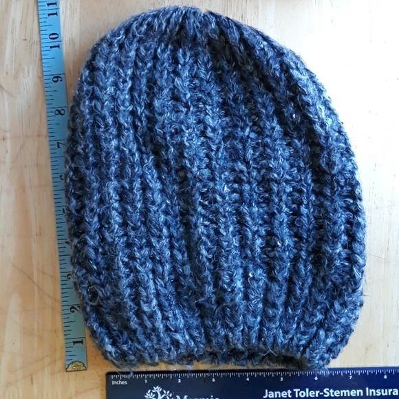 Black and grey sparkling H&M winter hat - Picture 5 of 5